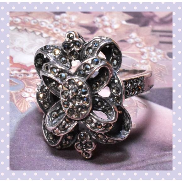 VTG 925 Sterling Silver Marcasite Art Deco Bow Ribbon Ring Approximate Size 8 - Picture 2 of 16